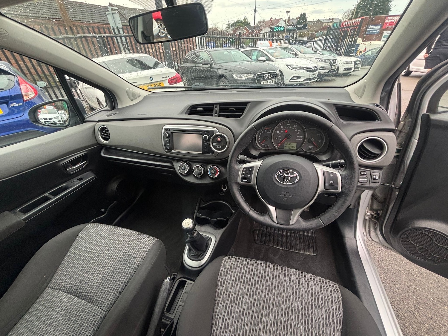 Used Toyota Yaris 2013 for sale - 76635067: Photo 9