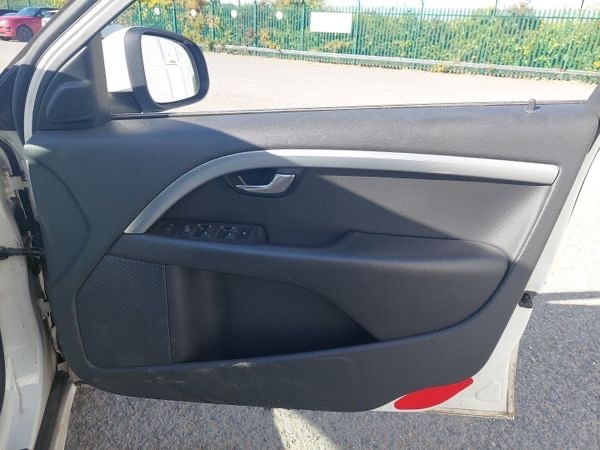 Used Volvo V70 2014 for sale - 76316060: Photo 9