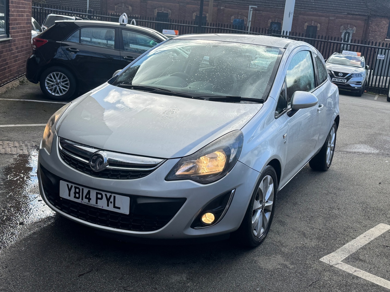 Used Vauxhall Corsa 2014 for sale - 77703288: Photo 2