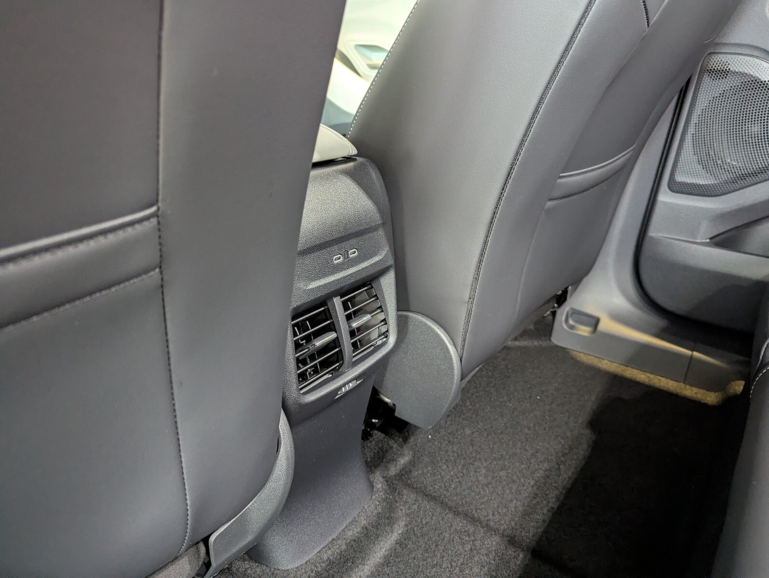 Used Ford Explorer 2026 for sale - 78206655: Photo 10