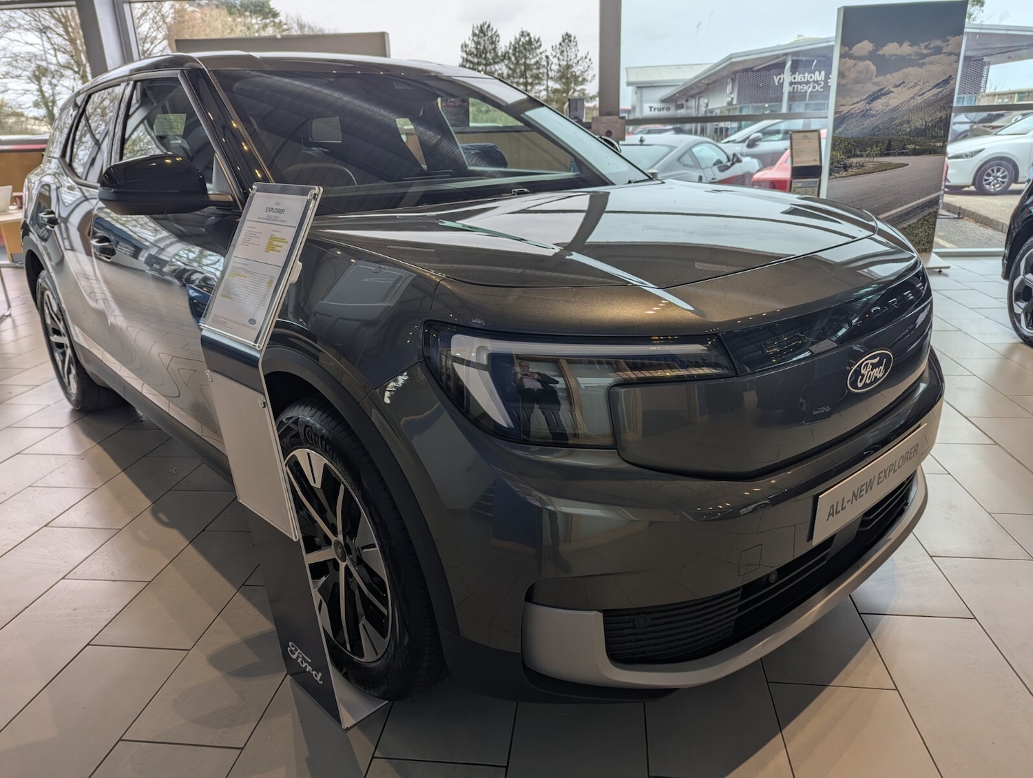 Used Ford Explorer 2026 for sale - 78206655: Photo 2