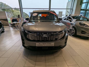 2025 - 100kW Titanium 43kWh 5dr Auto