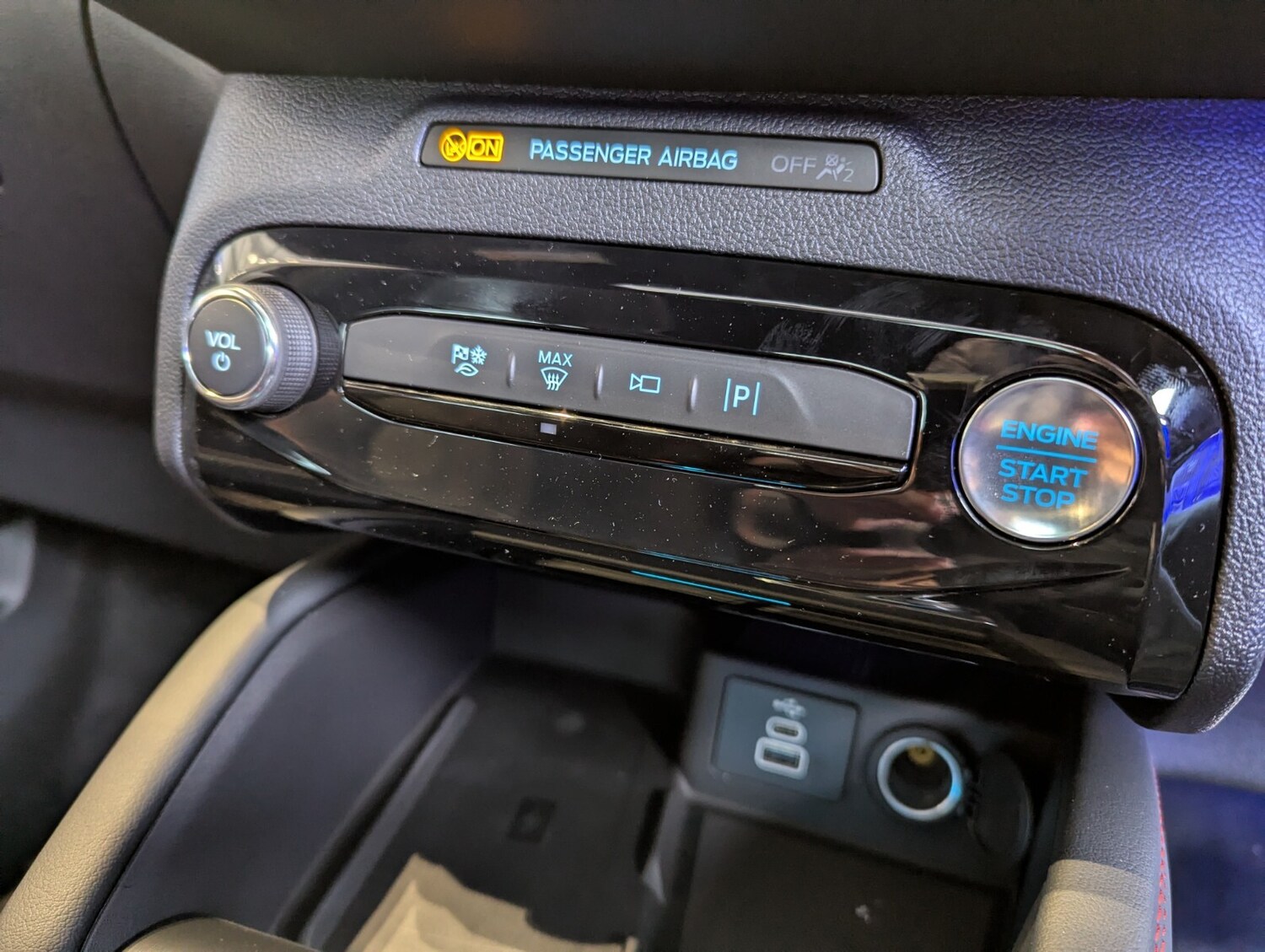 Used Ford Kuga 2025 for sale - 75984760: Photo 28
