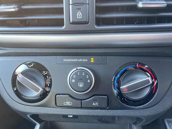 Used Hyundai i10 2021 for sale - 76311943: Photo 26
