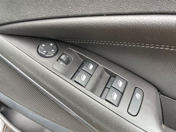 Used Vauxhall Crossland 2022 for sale - 75783975: Photo 24