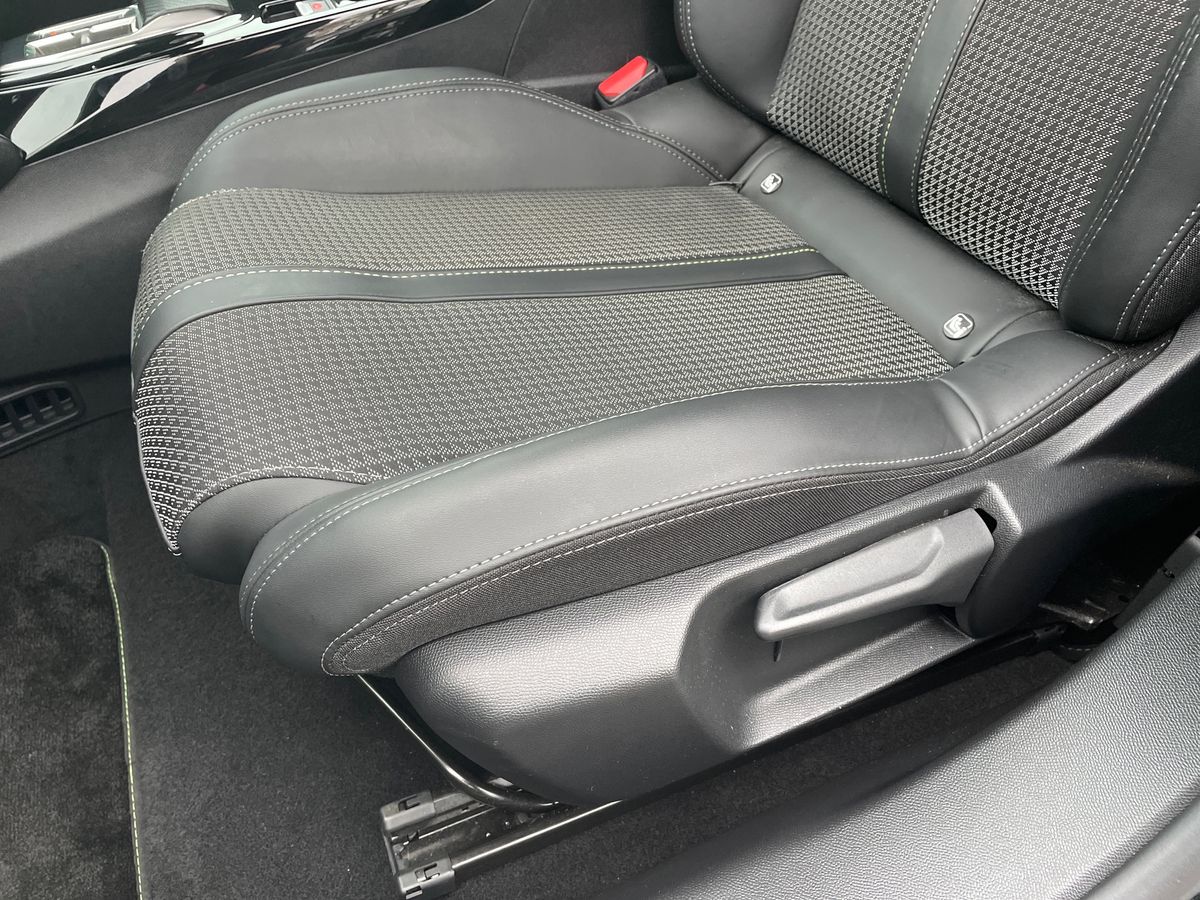 Used Peugeot 2008 2022 for sale - 76684130: Photo 38