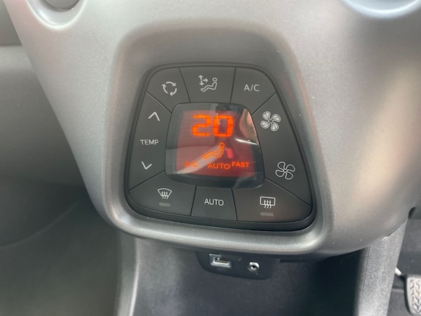 Used Toyota AYGO 2018 for sale - 76112218: Photo 26