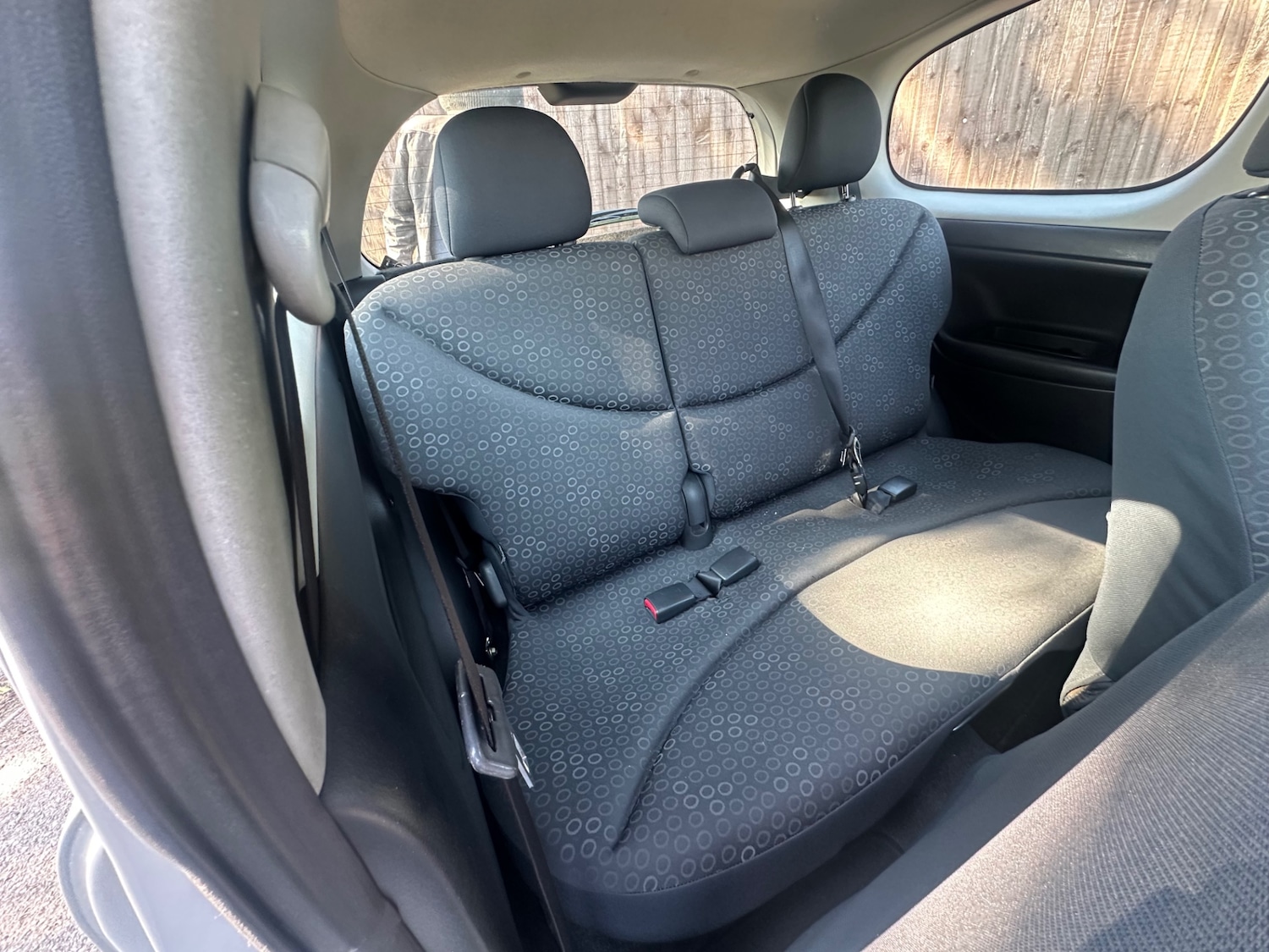 Used Toyota Yaris 2004 for sale - 77950539: Photo 10