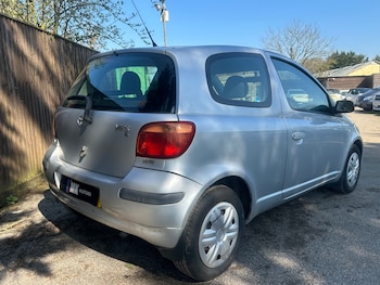 Used Toyota Yaris 2004 for sale - 77950539: Photo
