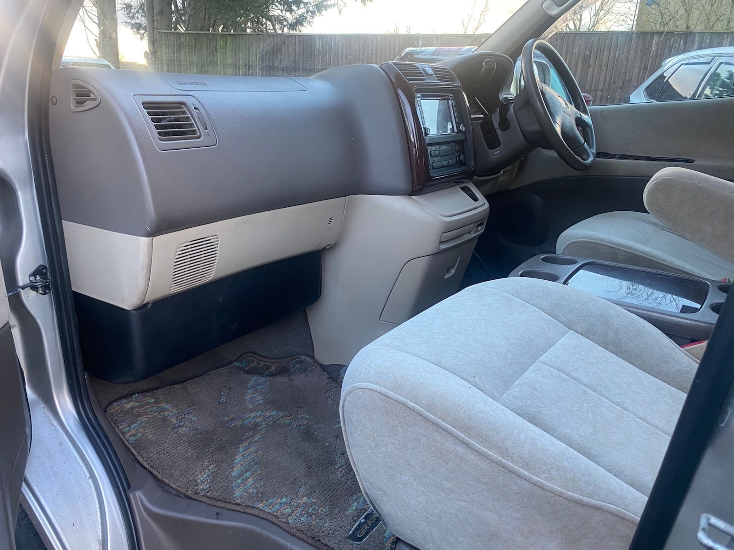 Used Toyota Granvia 2001 for sale - 76796714: Photo 5