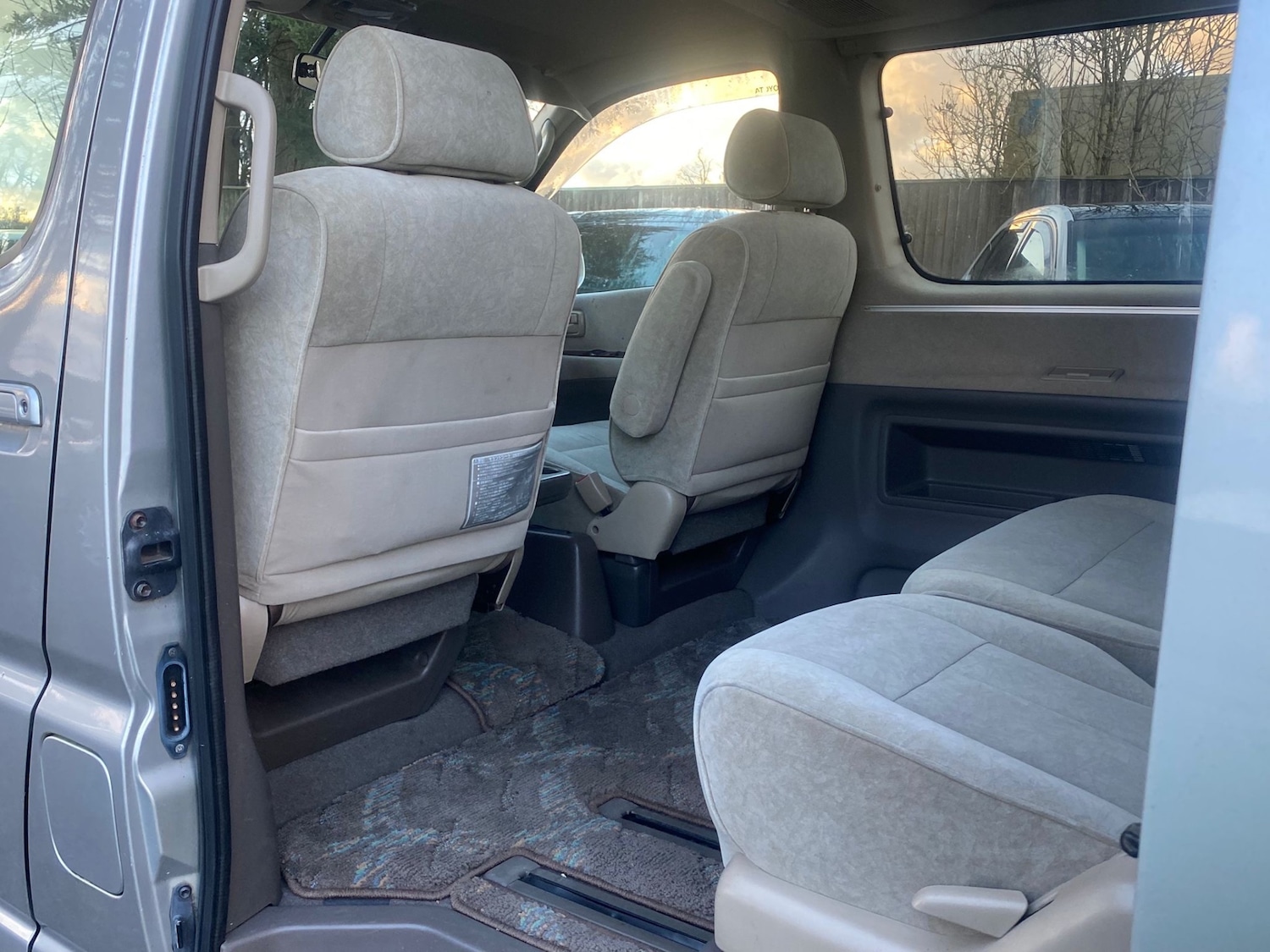 Used Toyota Granvia 2001 for sale - 76796714: Photo 8