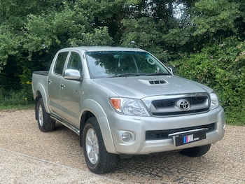 Used Toyota Hilux 2010 for sale - 79112340: Photo