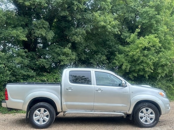 Used Toyota Hilux 2010 for sale - 79112340: Photo
