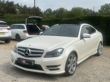 Used Mercedes-Benz C Class 2015 for sale - 78744777: Photo