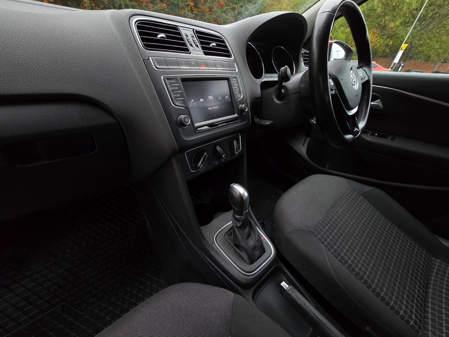 Used Volkswagen Polo 2017 for sale - 76277037: Photo 11