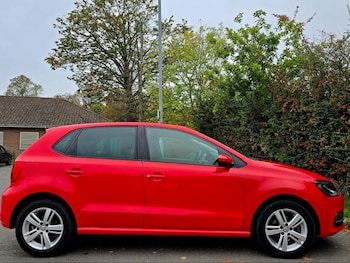 Used Volkswagen Polo 2017 for sale - 76277037: Photo 2