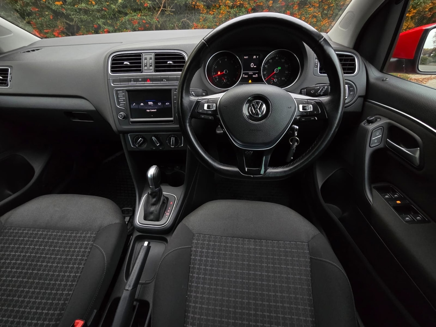 Used Volkswagen Polo 2017 for sale - 76277037: Photo 7