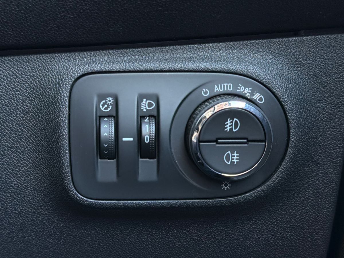 Used Vauxhall Corsa 2016 for sale - 77726112: Photo 26