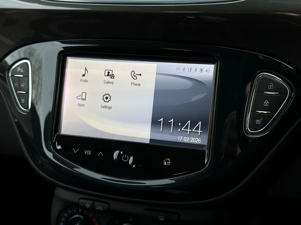 Used Vauxhall Corsa 2015 for sale - 77588559: Photo 24