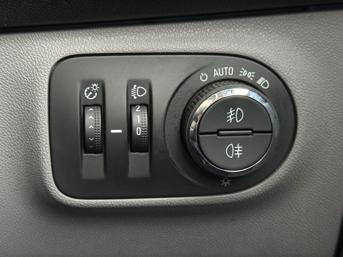 Used Vauxhall Corsa 2015 for sale - 77588559: Photo 28