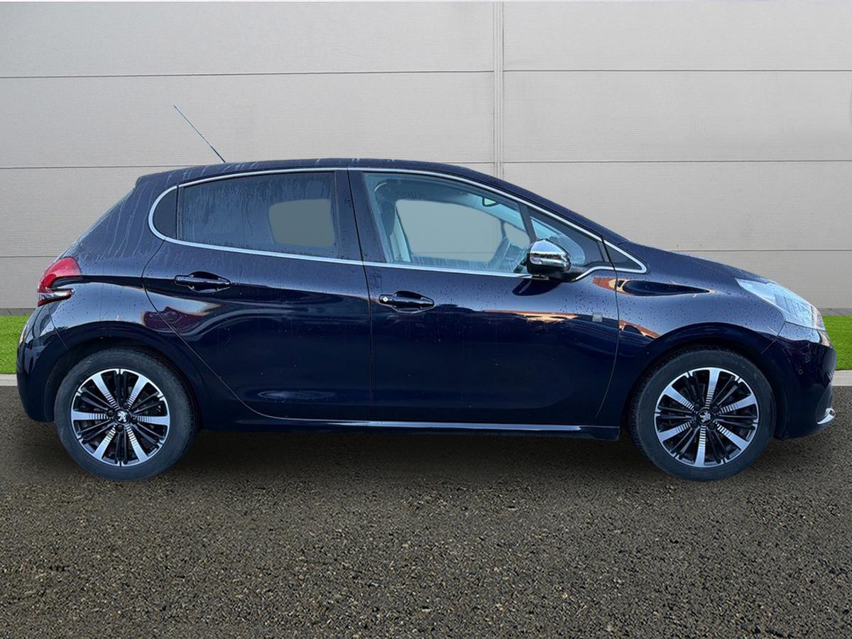 Used Peugeot 208 2018 for sale - 77010316: Photo 8