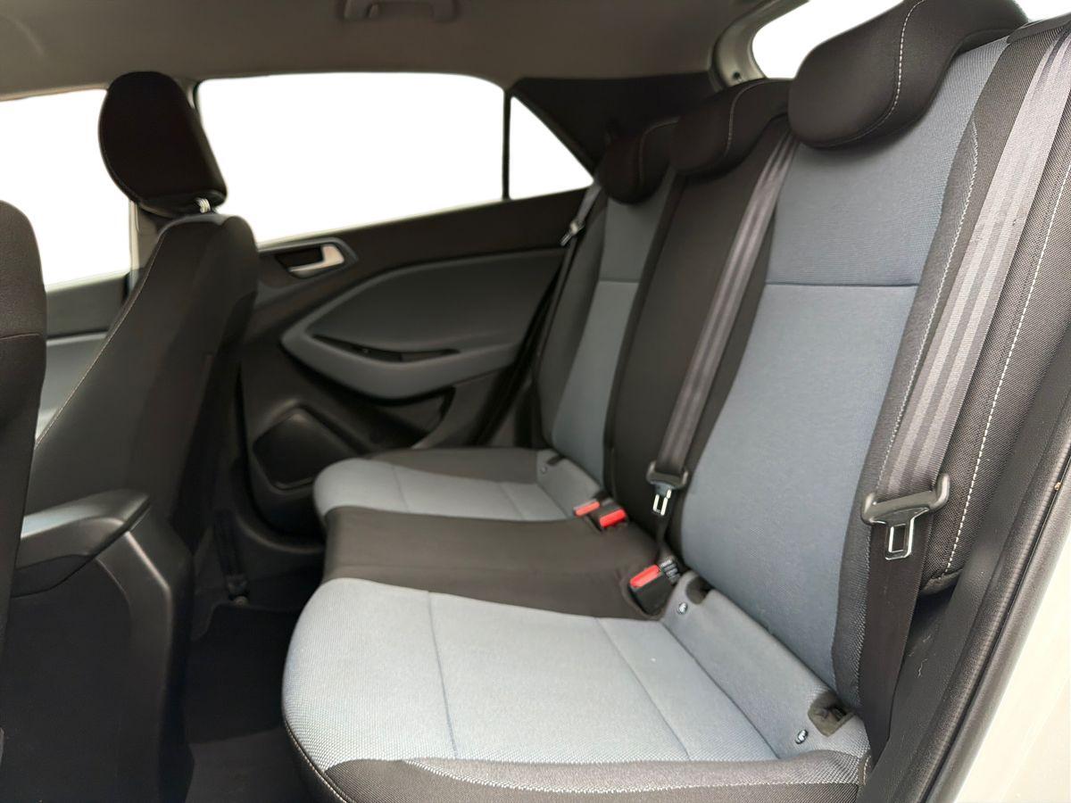 Used Hyundai i20 2017 for sale - 76730905: Photo 11