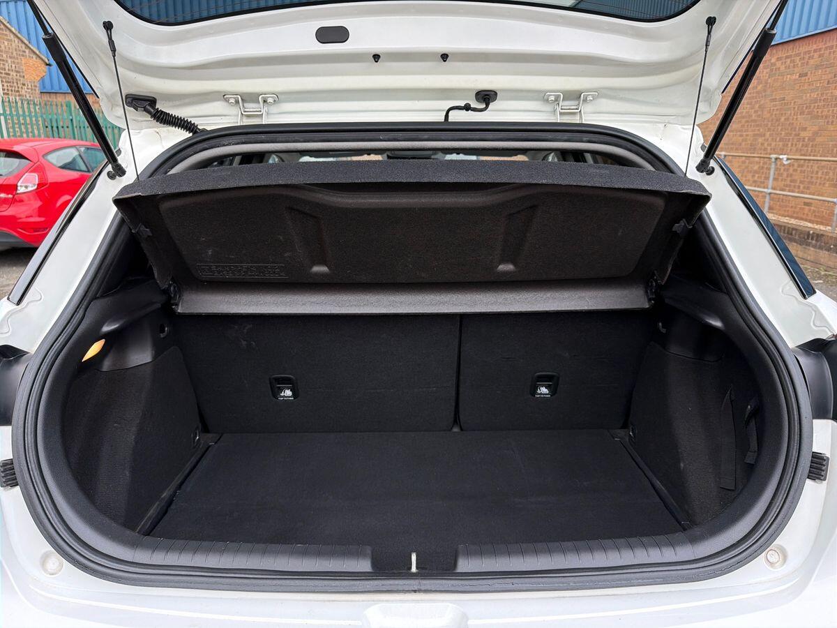 Used Hyundai i20 2017 for sale - 76730905: Photo 12