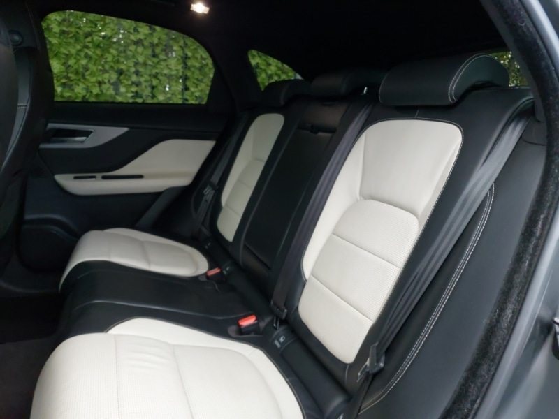 Used Jaguar F-Pace 2016 for sale - 76414404: Photo 6