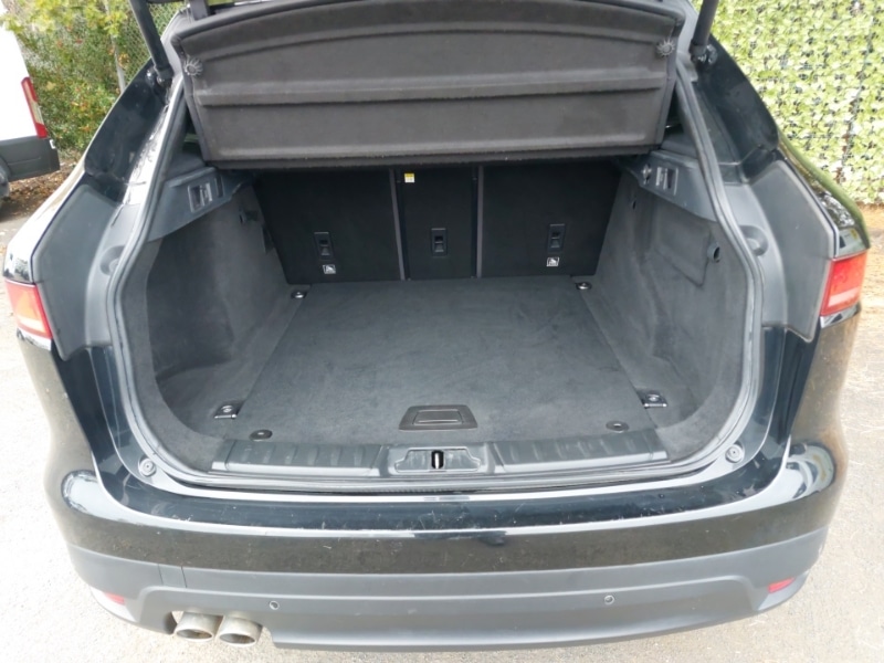 Used Jaguar F-Pace 2016 for sale - 76414404: Photo 8