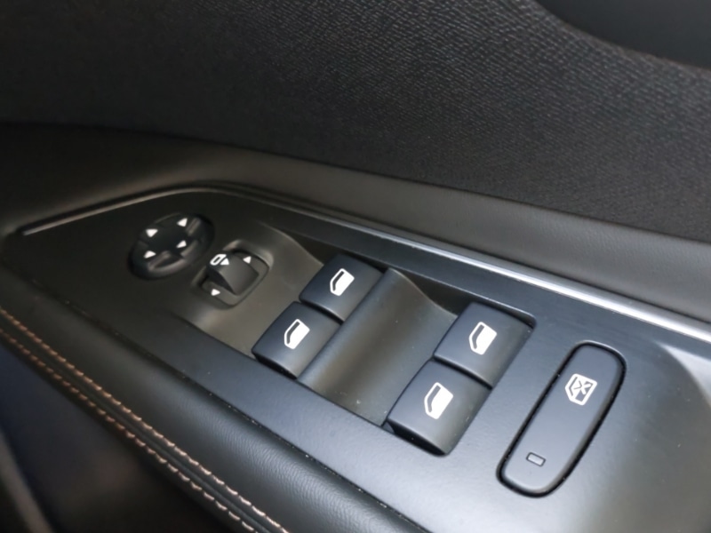 Used Peugeot 3008 2018 for sale - 77035047: Photo 15