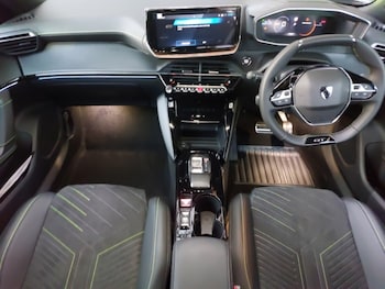 Used Peugeot 2008 2025 for sale - 76687789: Photo