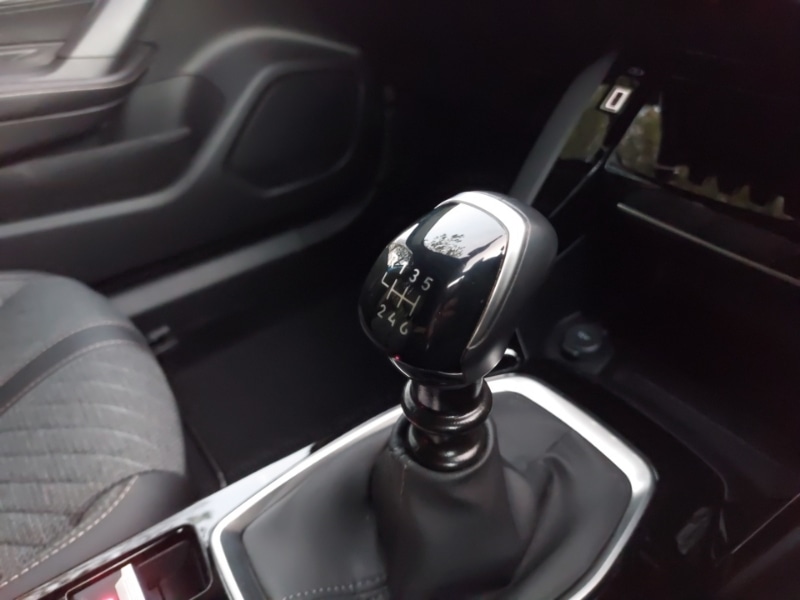 Used Peugeot 2008 2024 for sale - 76925217: Photo 17