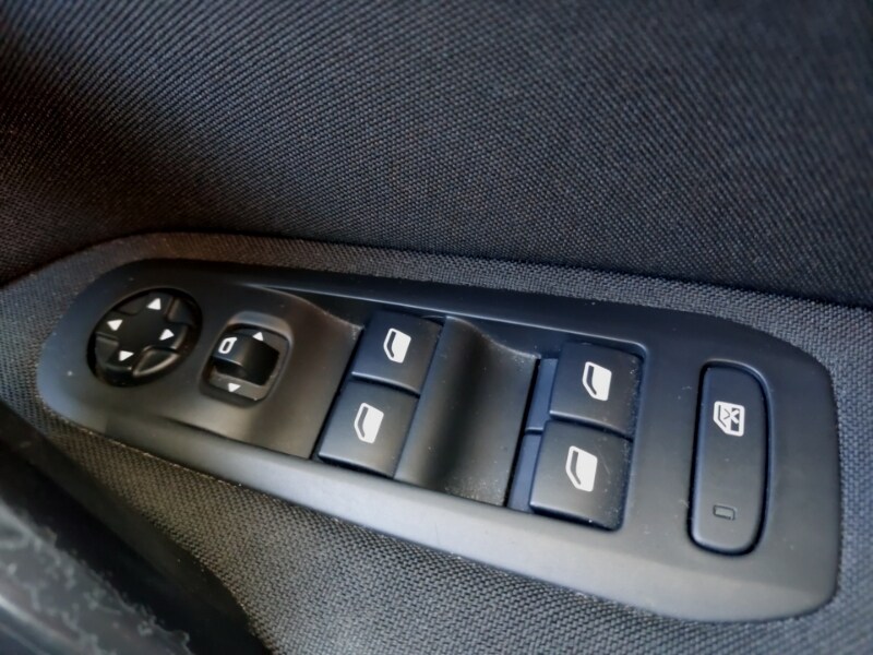 Used Peugeot 308 2017 for sale - 78156060: Photo 18