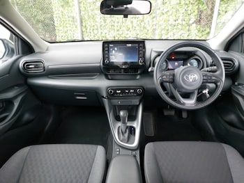 Used Toyota Yaris 2023 for sale - 77366575: Photo