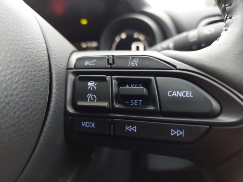 Used Toyota Yaris Cross 2022 for sale - 76795175: Photo 17