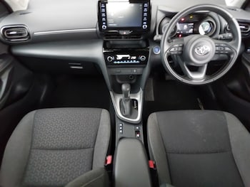 Used Toyota Yaris Cross 2022 for sale - 76795175: Photo
