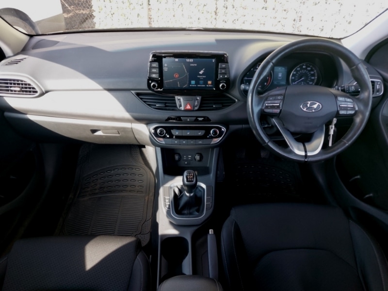 Used Hyundai i30 2018 for sale - 77964360: Photo 2