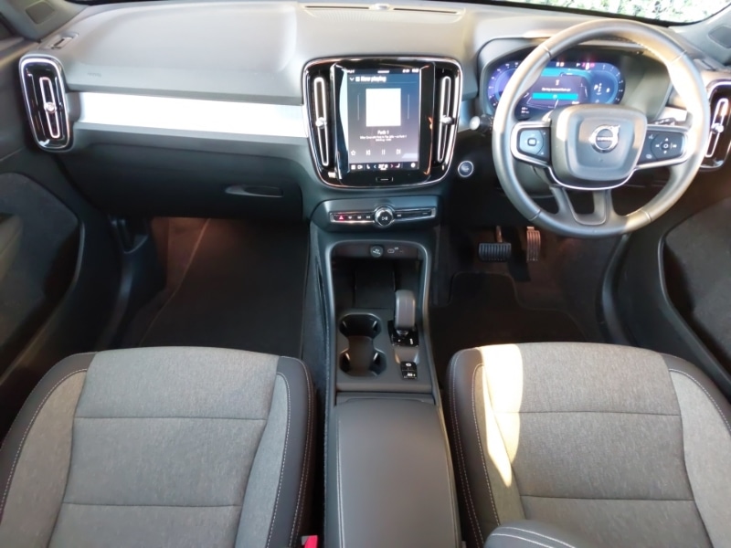 Used Volvo XC40 2024 for sale - 77251957: Photo 2