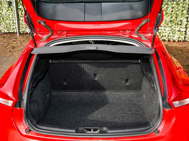 Used Volvo V40 2017 for sale - 77611039: Photo 10