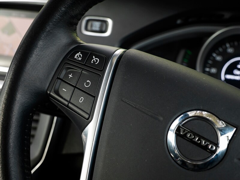 Used Volvo V40 2017 for sale - 77611039: Photo 15