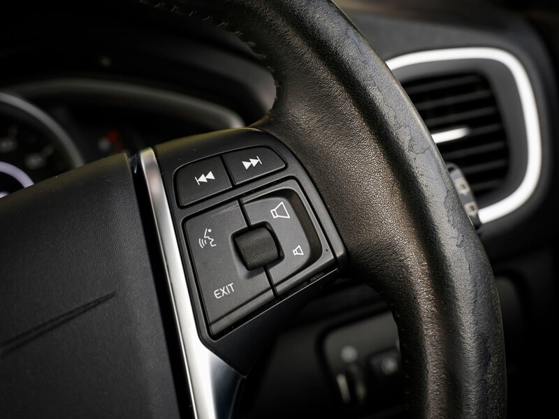 Used Volvo V40 2017 for sale - 77611039: Photo 16