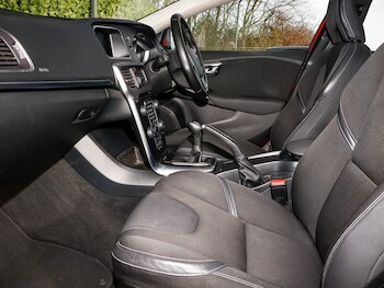 Used Volvo V40 2017 for sale - 77611039: Photo