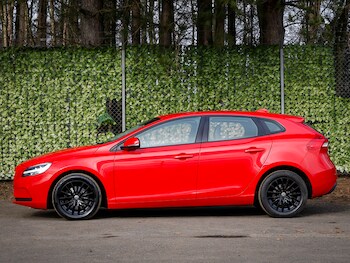 Used Volvo V40 2017 for sale - 77611039: Photo