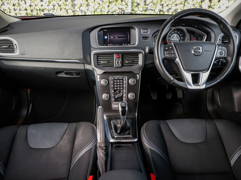 Used Volvo V40 2017 for sale - 77611039: Photo 5