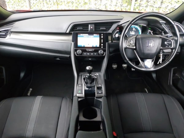 Used Honda Civic 2018 for sale - 76264824: Photo 2