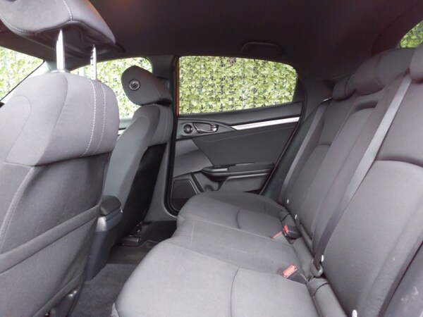 Used Honda Civic 2018 for sale - 76264824: Photo 6
