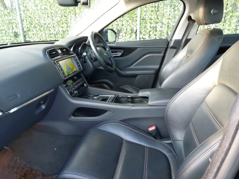 Used Jaguar F-Pace 2016 for sale - 77891884: Photo 5