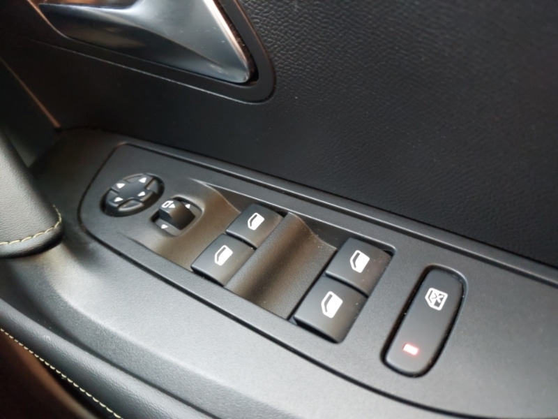 Used Peugeot 2008 2021 for sale - 77956777: Photo 16