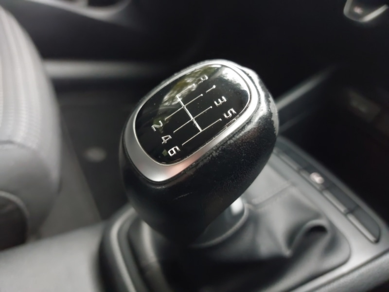 Used Kia Stonic 2023 for sale - 76502371: Photo 17