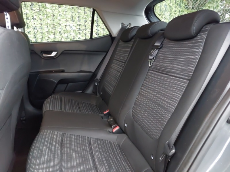 Used Kia Stonic 2023 for sale - 76502371: Photo 6